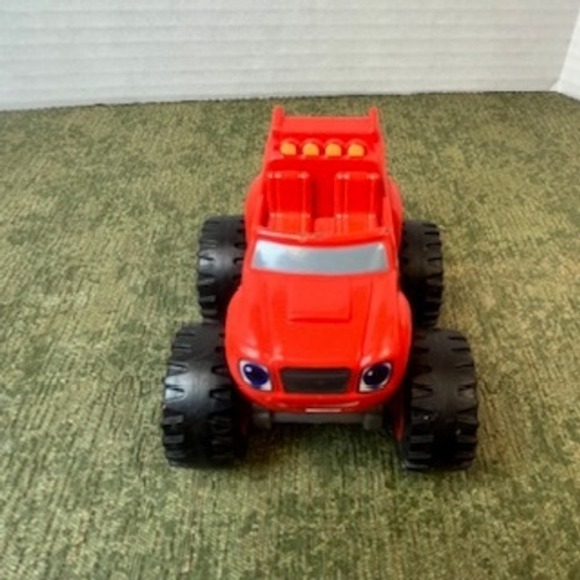 Lot of 7 Monster Jam and Blaze and the Monster Machines toy trucks - Picture 6 of 15